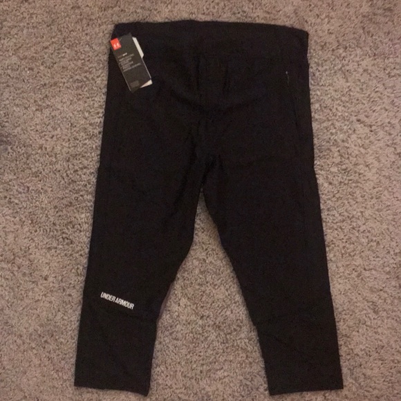 Under Armour women’s Fly-By Capri. Black/ Gray - Picture 6 of 7